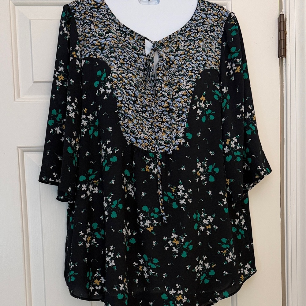 Ann Taylor chiffon navy and Green Women's Top floral flowy blouse keyhole top